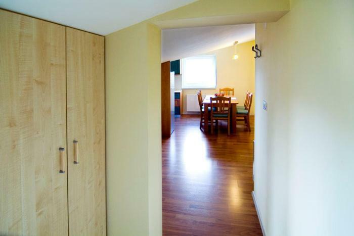 Hisa Posebne Sorte Kodreti Extérieur photo