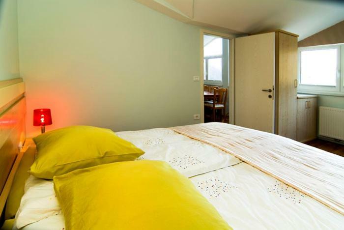 Hisa Posebne Sorte Kodreti Extérieur photo