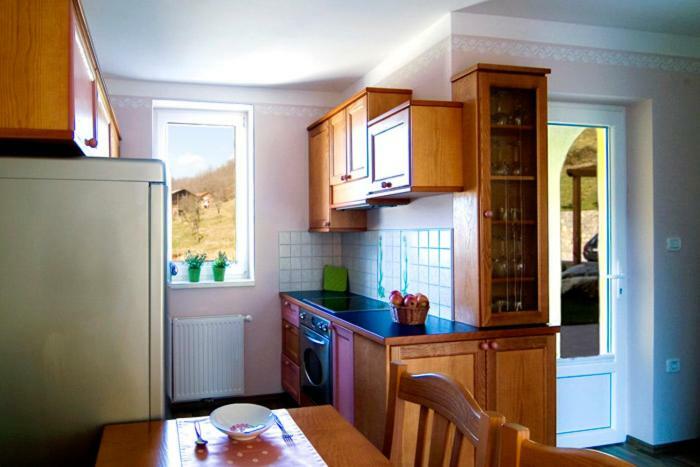Hisa Posebne Sorte Kodreti Extérieur photo