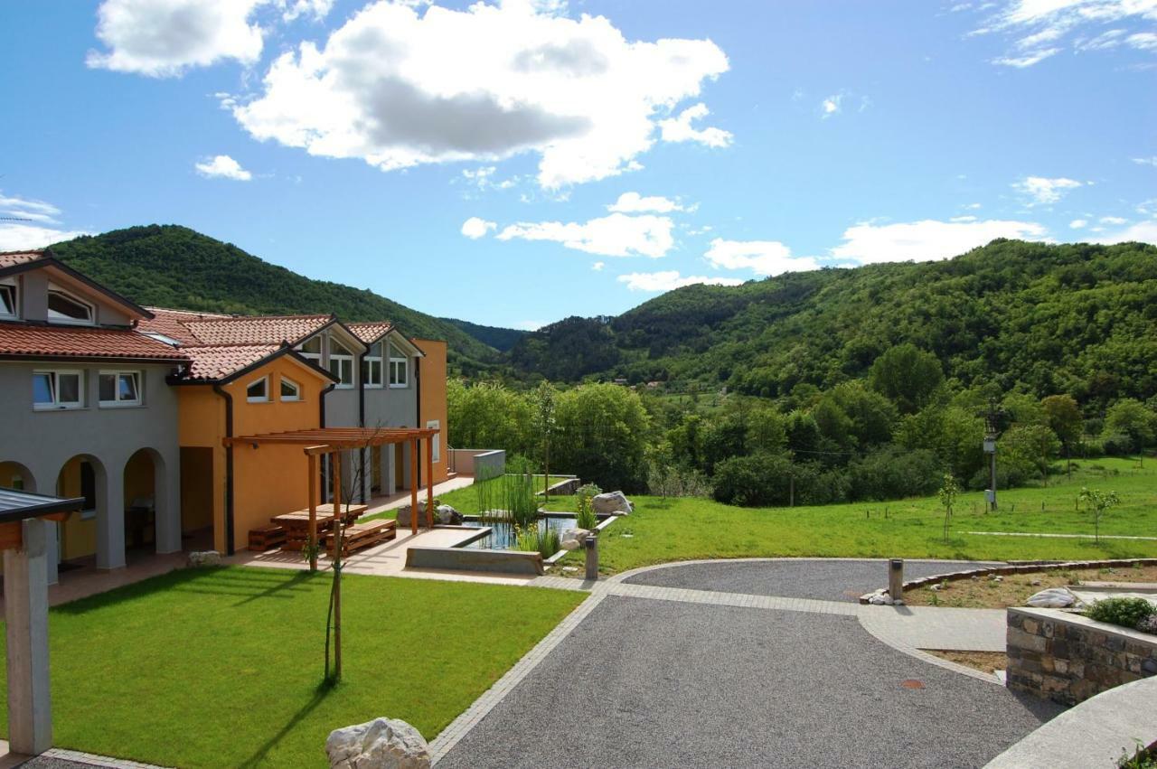 Hisa Posebne Sorte Kodreti Extérieur photo